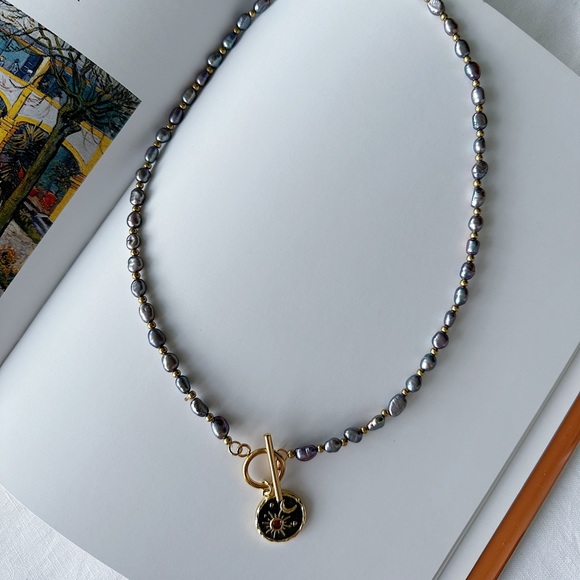 (SOLD) Pearl necklace - Picture 5 of 5